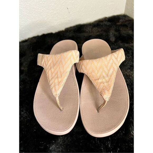 FitFlop Women's Thongs Sandals Lottie Chevron-Suede Toe R18-673 Cream Size 9 - Picture 2 of 5